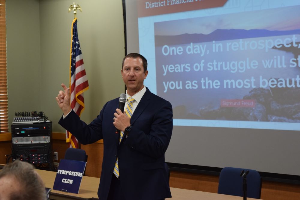 D158 superintendent Scott Rowe shares the district's financial path with Sun City residents