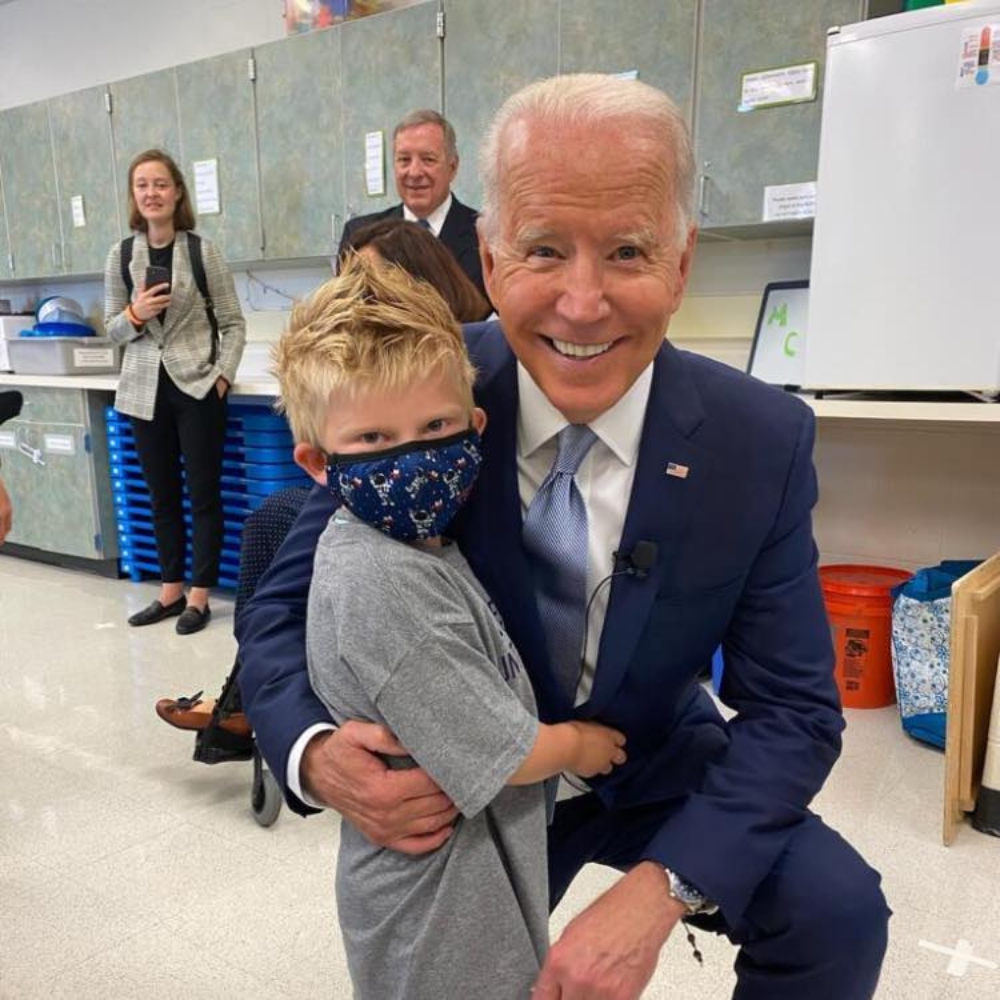 Travis Alexander meets Biden at MCC