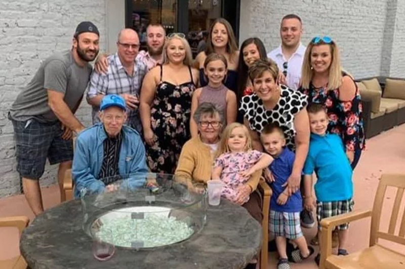 Tom Dobosz, 32, of Rolling Meadows (Upper Left) has passed away as a result of injuries sustained in a July 31 accident that took the lives of his wife and four children